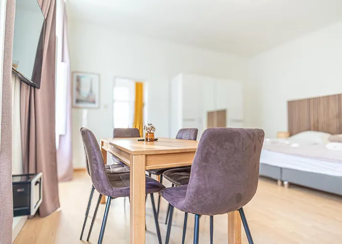 Stylish 2Br Apartment For 5P, Prime Location